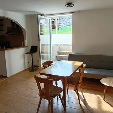 Apartment Uriges Mit Kaminofen, Terrasse Und Bar Peiting